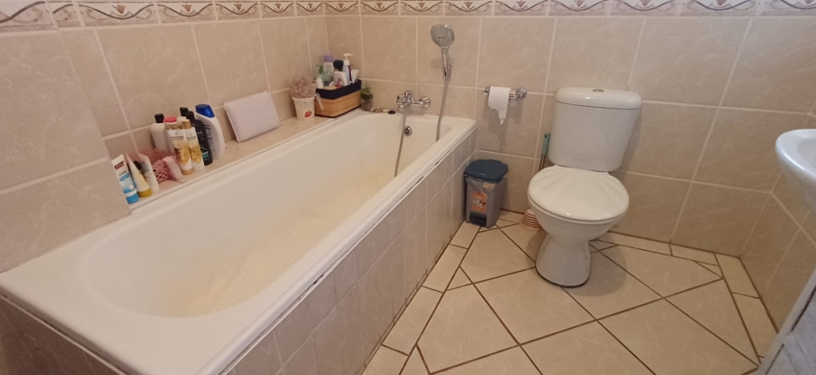 4 Bedroom Property for Sale in Bethlehem Free State